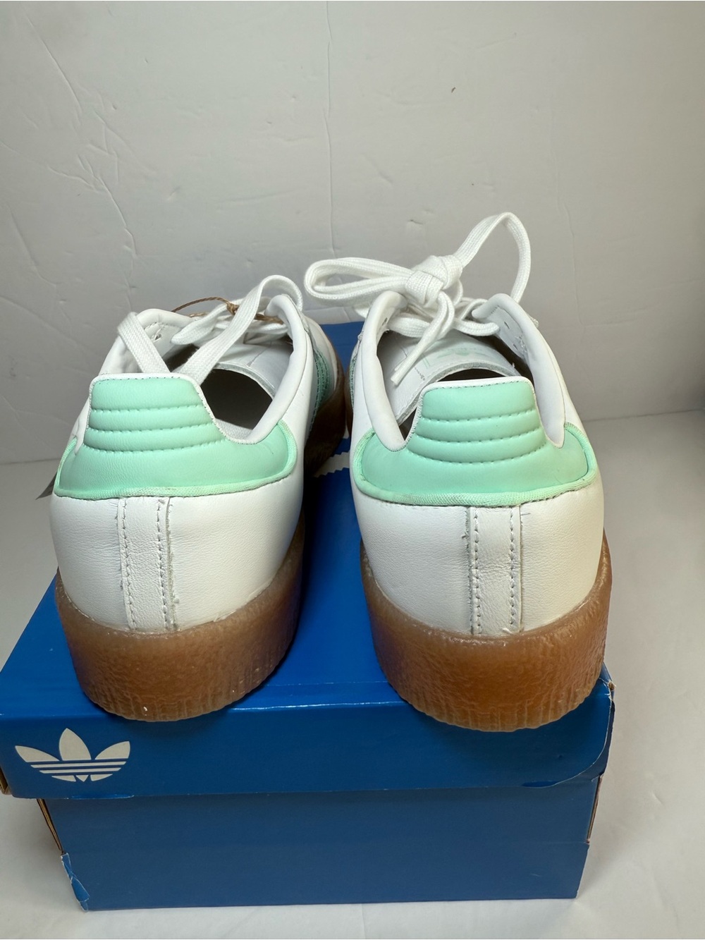Adidas Sambae - Size 7 Y (fits women’s 8 / mens 7) - White / Mint JQ1314 - NWT - Picture 3 of 4